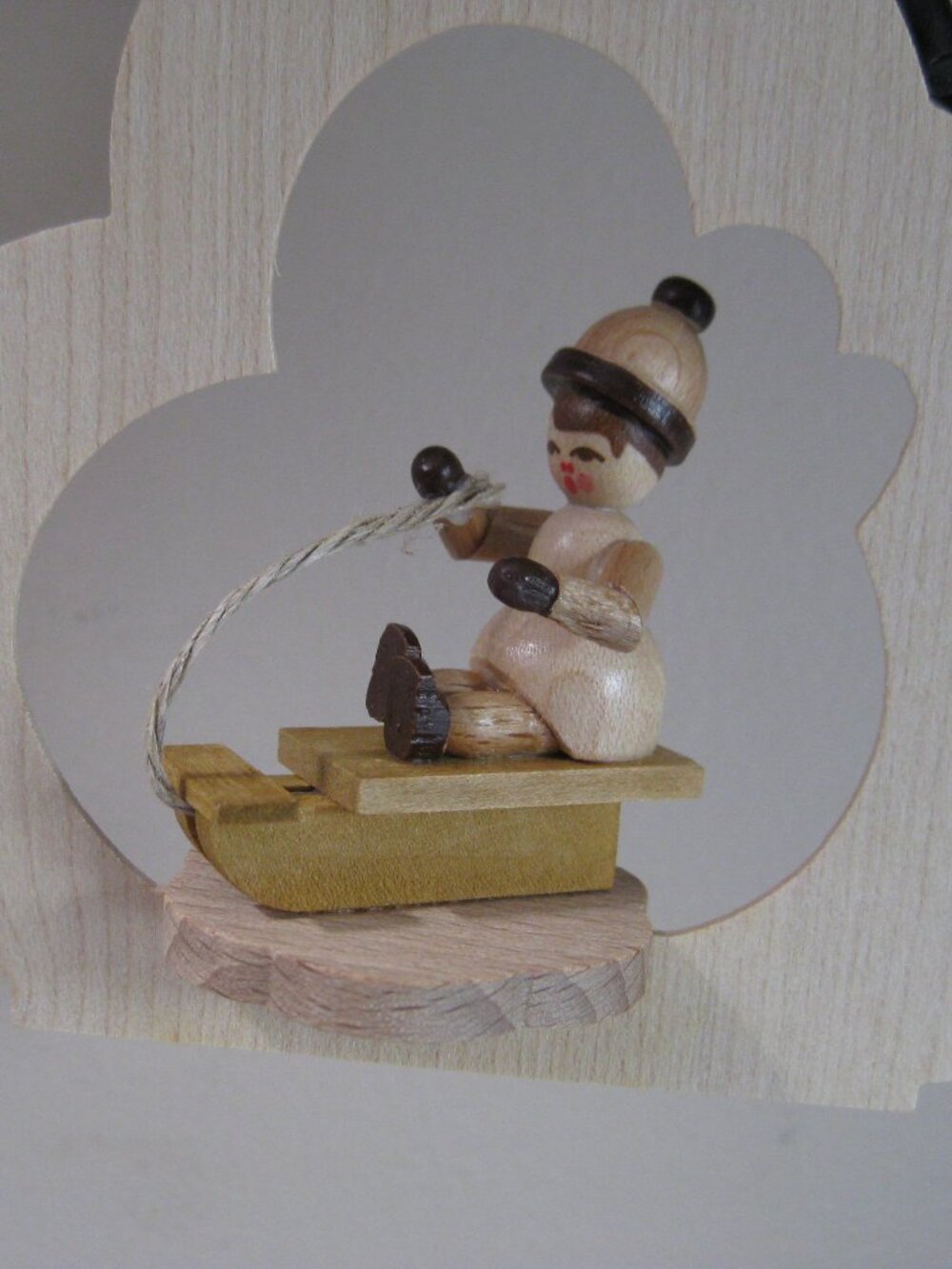 Richard Glaesser of Seiffen Germany Ergezebirgische Wooden Cloud Sledding Ornie